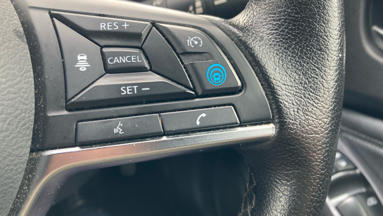 Nissan Juke 1.0 DiG-T 114 Tekna 5dr Petrol Hatchback